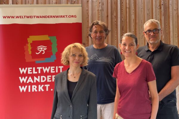 ganz links: Lana Solapanova (Programme Managerin Nebo), ganz rechts: Peter Tappler (Gründer Ukraine-Jetzt) gemeinsam mit Martina Handler und Christian Hlade von Weltweitwandern Wirkt! (beide Mitte)