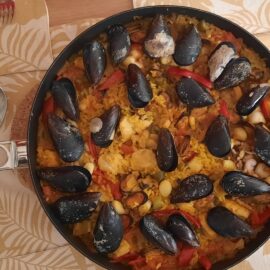 Paella mit Huhn & Meerestieren (Large)
