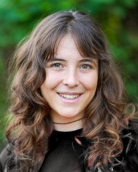 2025_Website_Team_PortraetKlassisch_Laura (Groß)